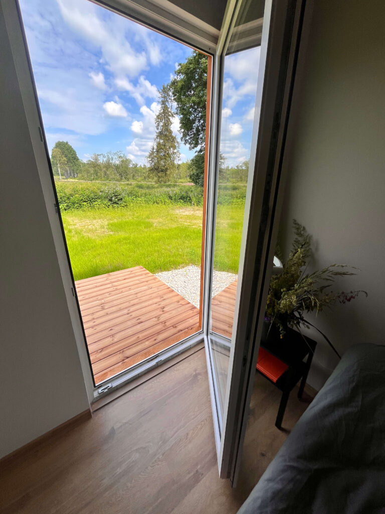 Napu Puhkemaja uks magamistoast